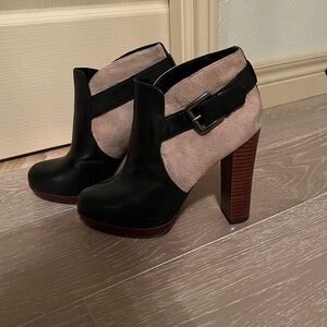Sam Edelman Black and Tan Ankle Boots (Size 7.5)